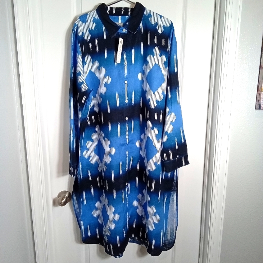 💙New Chico"s Linen Blue and White Patterned Tunic💙